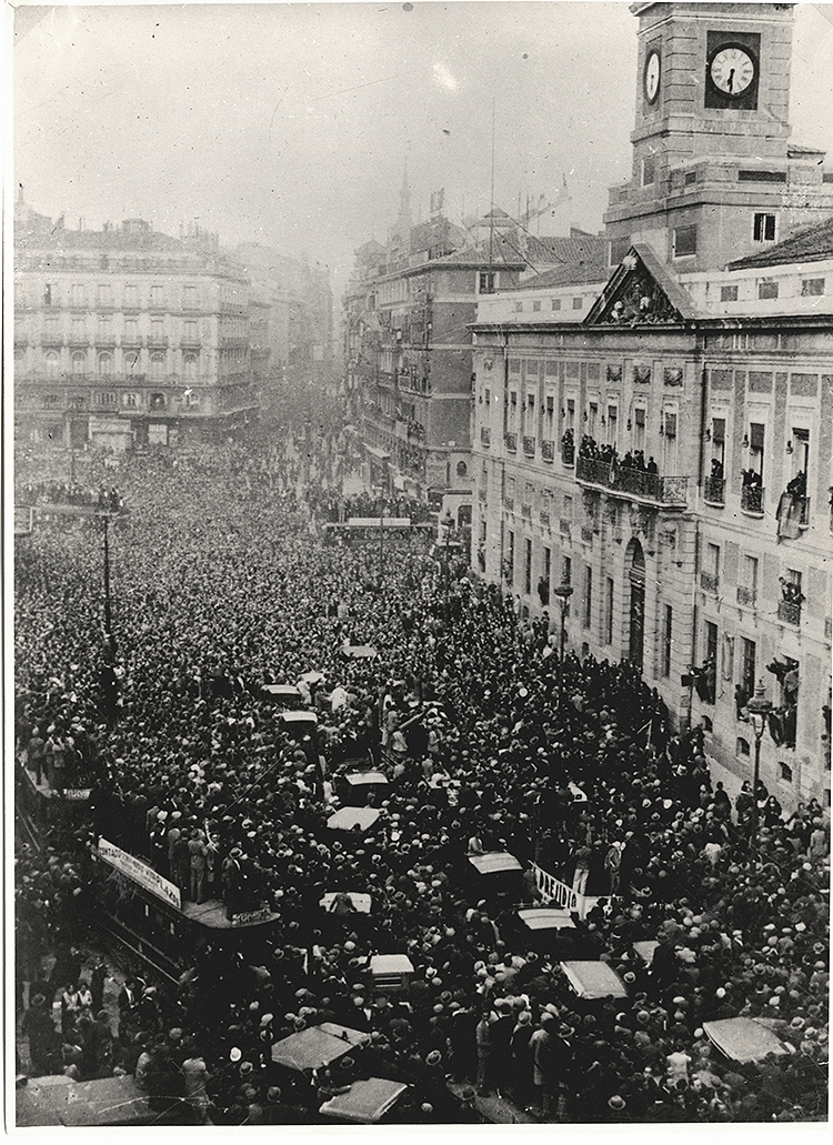 Proclamación de la II República, Puerta del Sol, Madrid, 1931.